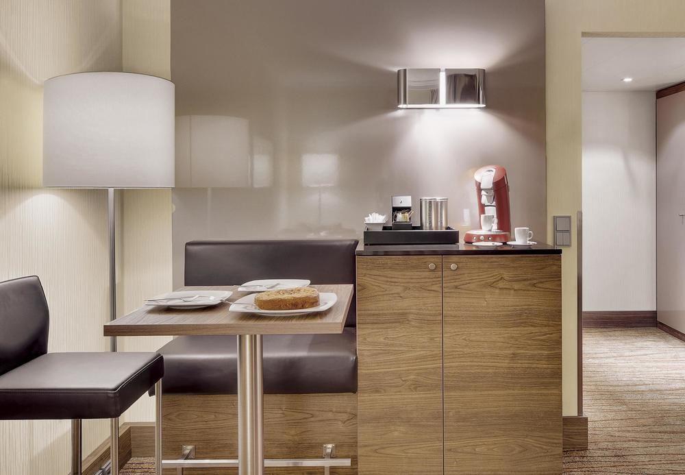 Courtyard By Marriott Linz Hotel Екстериор снимка