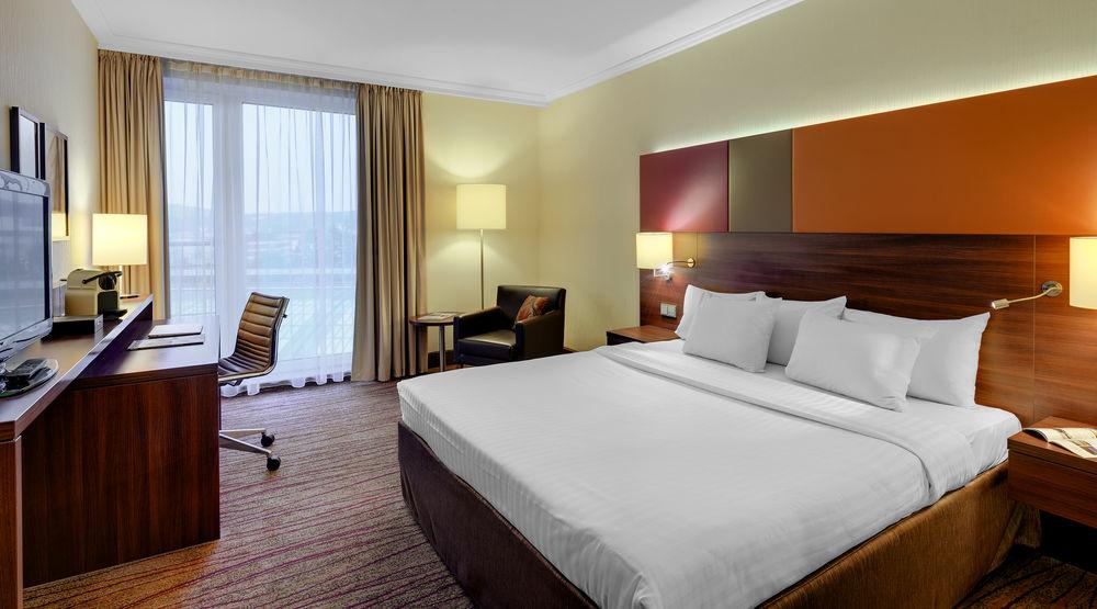 Courtyard By Marriott Linz Hotel Екстериор снимка