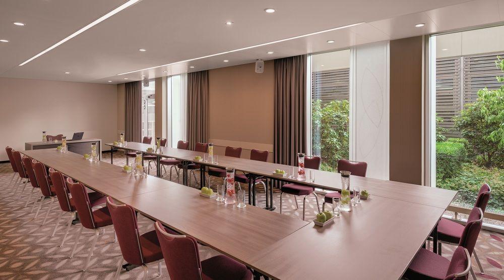 Courtyard By Marriott Linz Hotel Екстериор снимка