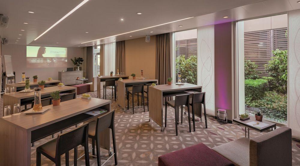 Courtyard By Marriott Linz Hotel Екстериор снимка