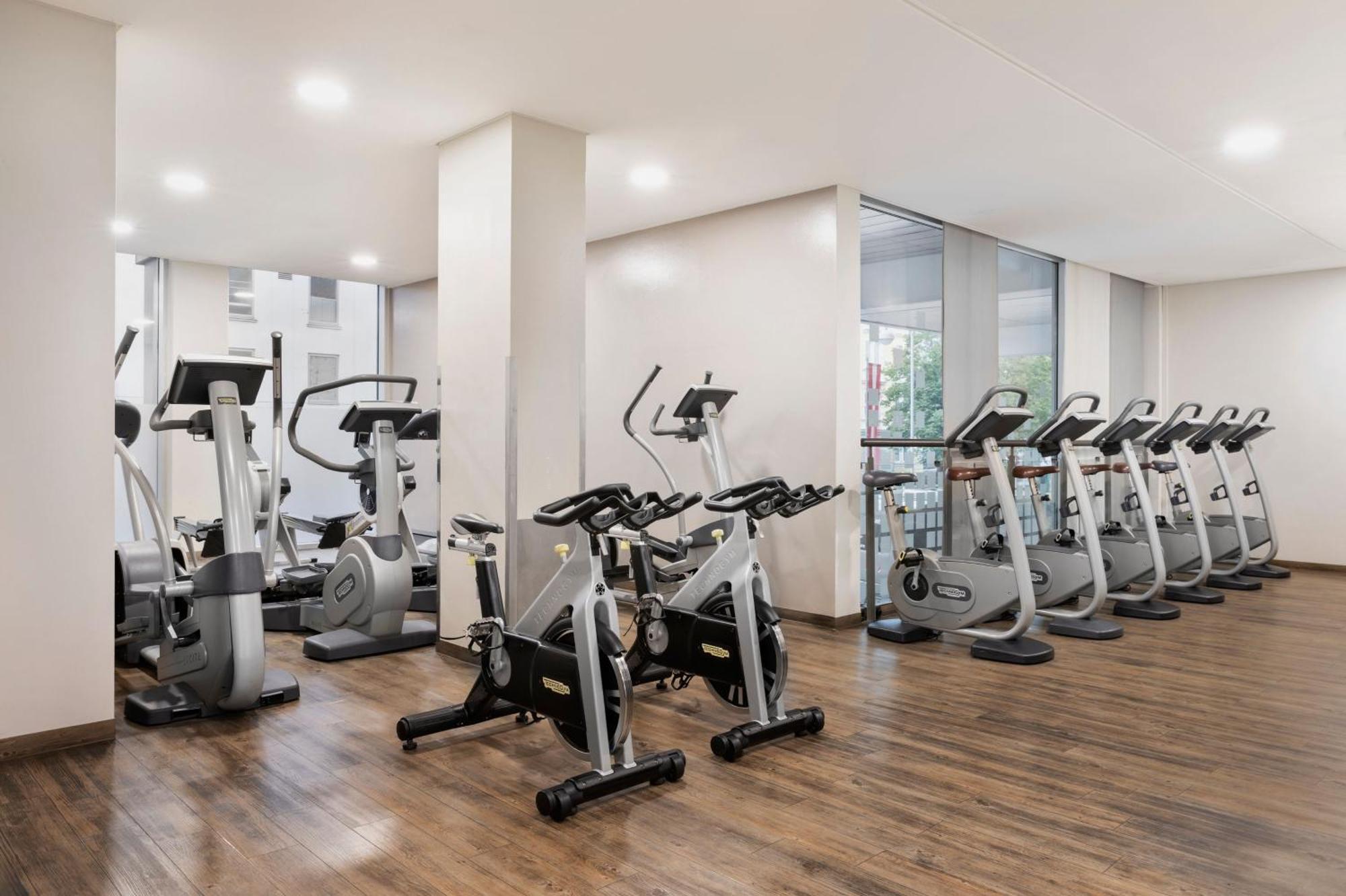 Courtyard By Marriott Linz Hotel Екстериор снимка