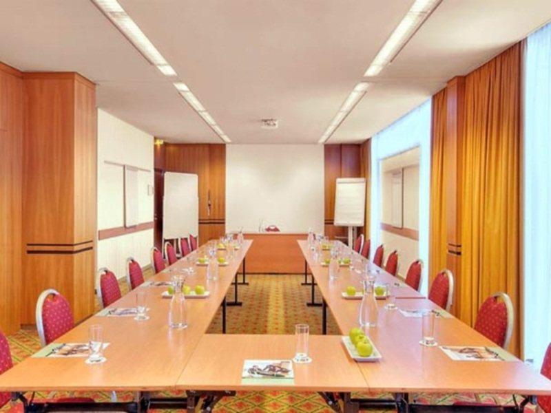Courtyard By Marriott Linz Hotel Съоръжения снимка