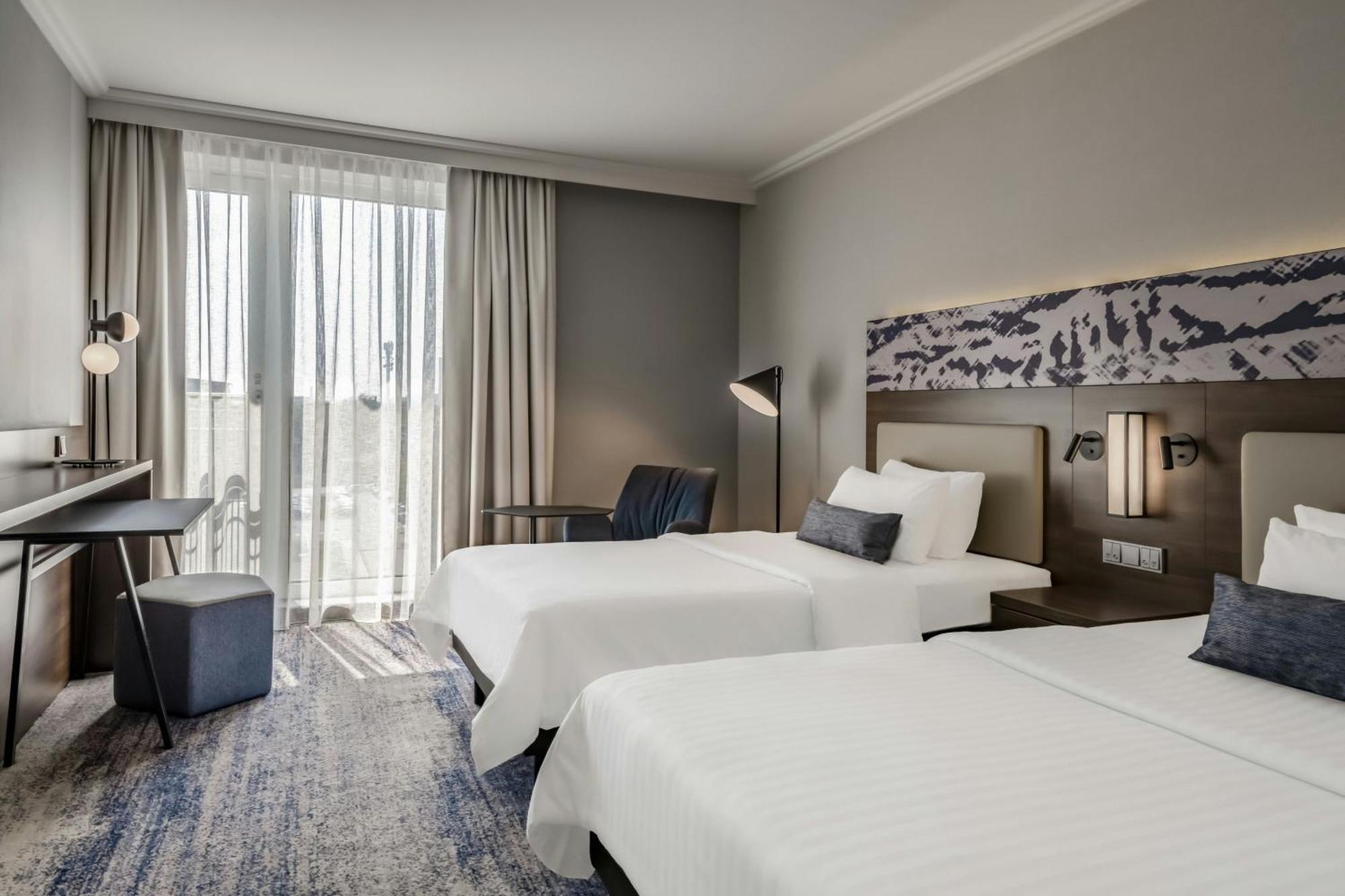 Courtyard By Marriott Linz Hotel Екстериор снимка