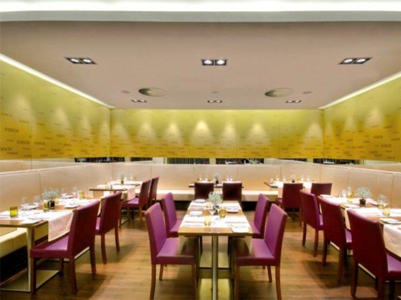 Courtyard By Marriott Linz Hotel Екстериор снимка