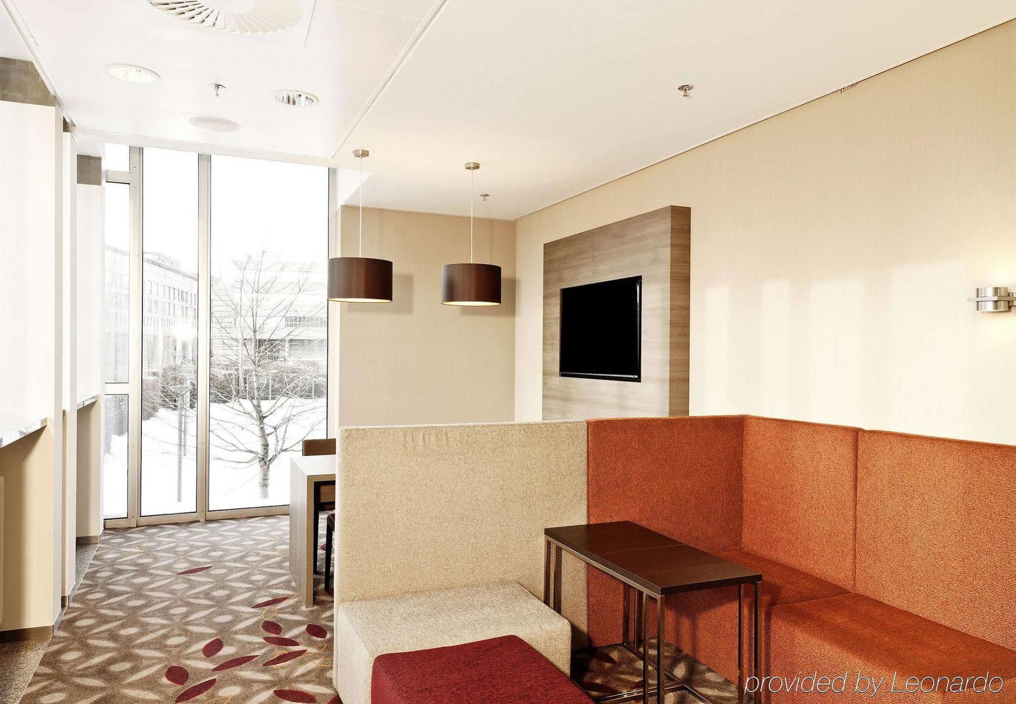 Courtyard By Marriott Linz Hotel Стая снимка